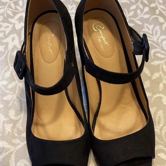 Heels - Picture 4 of 4